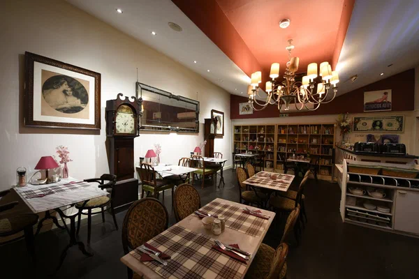 Breakfast room
